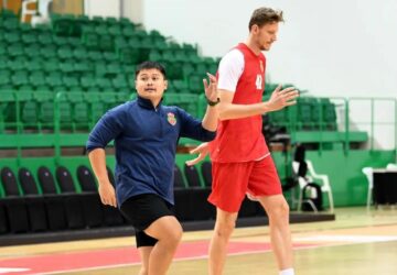 Українці за кордоном: Пустовий 45 - basket.com.ua