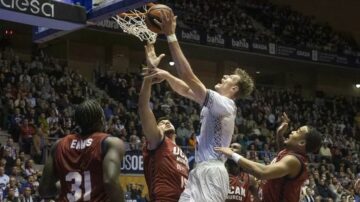 Артем Пустовий - третій гравець в історії "Обрадойро", який набрав більше 1 000 очок 31 - basket.com.ua