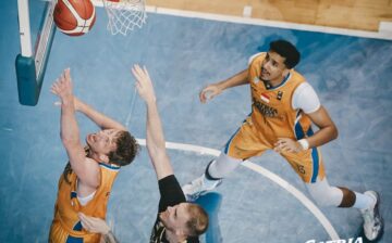 Українці за кордоном: Пустовий набрав 12 очок в останній грі в Індонезії 41