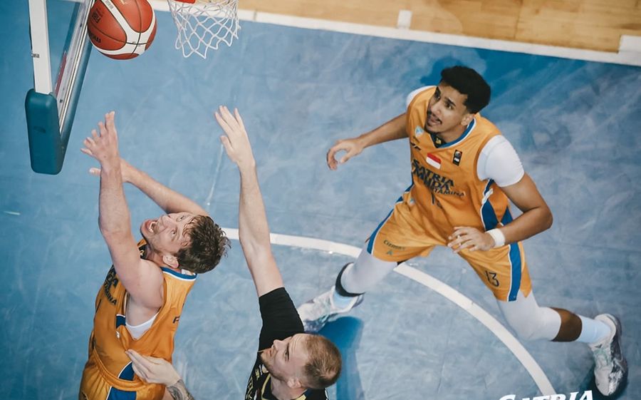 Українці за кордоном: Пустовий набрав 12 очок в останній грі в Індонезії 1