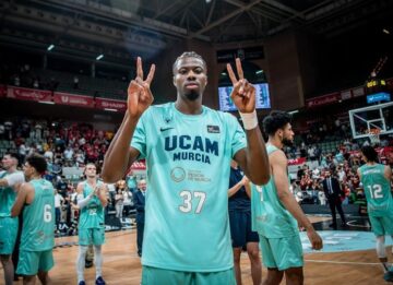 "Олімпіакос" зацікавлений в одному з братів Адетокумбо 25