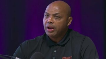 Чарльз Барклі жорстко вступився за Бронні Джеймса, якого критикують за провальну гру в "Лейкерс" 23