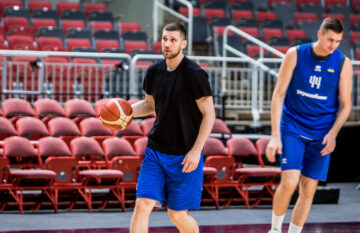 <strong>Святослав Михайлюк приєднався в Ризі до збірної України</strong> 45 - basket.com.ua