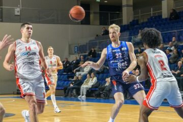 Українці за кордоном: Близнюк, Новицький, Ягупова 47