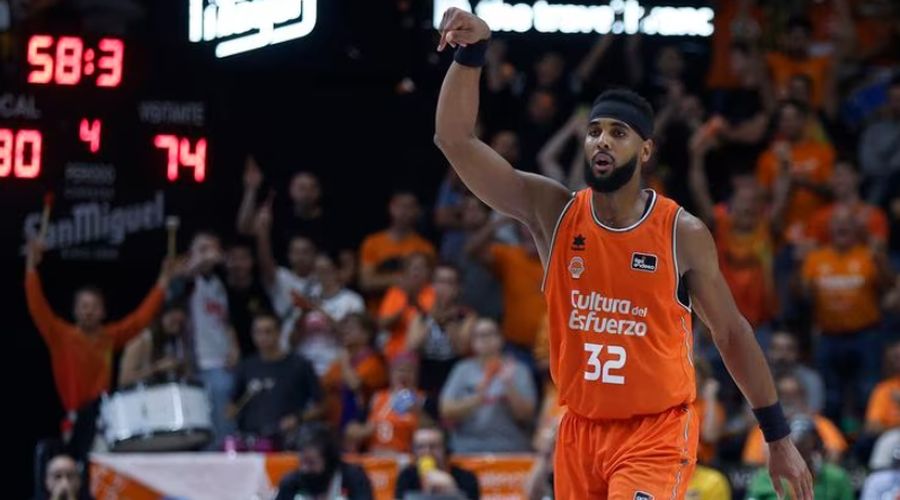 Гравець "Валенсії" повторив досягнення Арвідаса Сабоніса 31-річної давнини 2 - basket.com.ua Гравець "Валенсії" повторив досягнення Арвідаса Сабоніса 31-річної давнини 1 - basket.com.ua