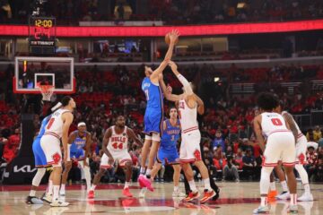 В роздягальні "Чикаго" стався конфлікт між гравцями після поразки на старті сезону НБА 43 - basket.com.ua