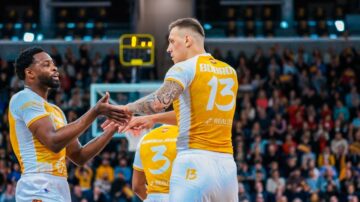Українці за кордоном: Бобров 37 - basket.com.ua