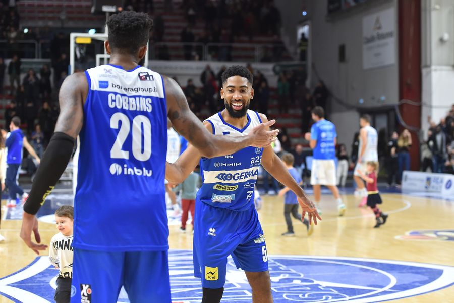 Чемпіонат Італії: "Віртус" зазнав поразки 2 - basket.com.ua Чемпіонат Італії: "Віртус" зазнав поразки 1 - basket.com.ua