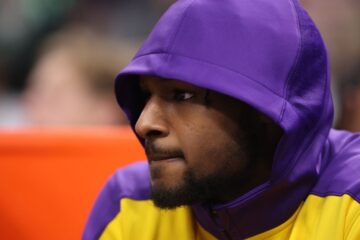 "Лейкерс" шалено підняли ціну квитків на дебютний матч Бронні в G-Лізі. Вона більше, ніж на ігри НБА 45