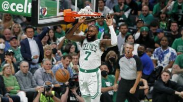 Данки і блок-шот Брауна — в топ-5 моментів третього матчу фіналу НБА 25 - basket.com.ua