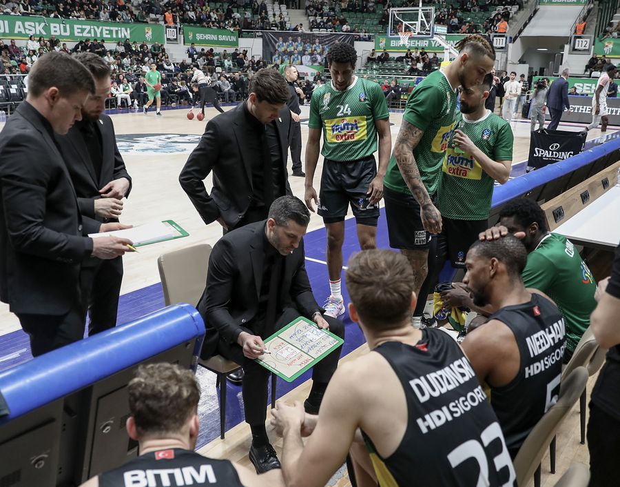 Єврокубок: "Бурсаспор" вдома здолав "Бур" 2 - basket.com.ua Єврокубок: "Бурсаспор" вдома здолав "Бур" 1 - basket.com.ua