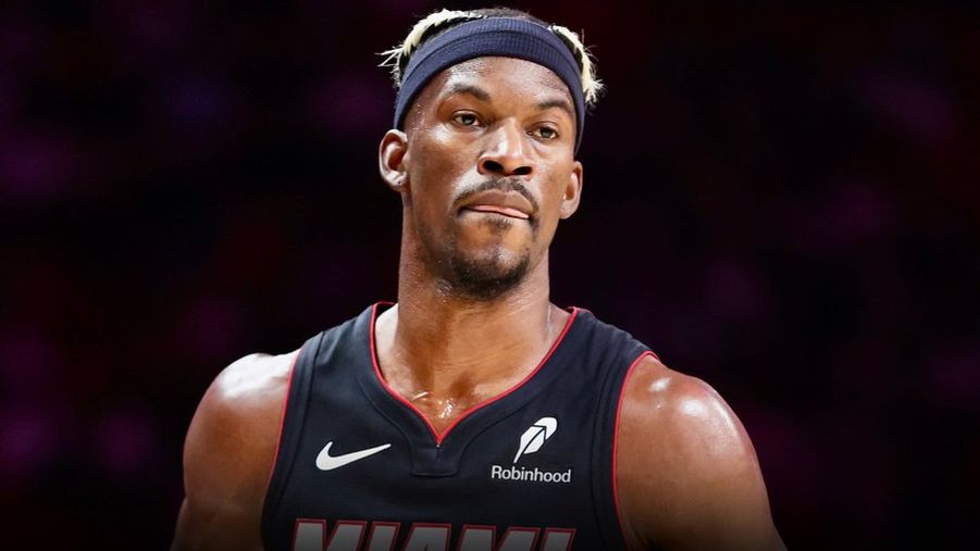 Спізнився на літак: "Маямі" знову відсторонив Батлера 1