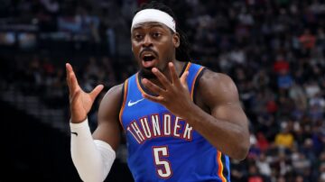 Чемпіон НБА може позбавитися від двох ключових гравців через фінансові проблеми після виграшу титулу 43