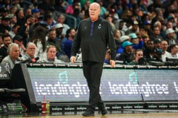 Стів Кліффорд: “Михайлюк та Букнайт тримали нас у грі проти “Чикаго” 27 - basket.com.ua