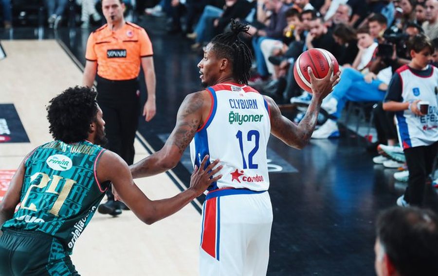 Чемпіонат Туреччини, фінал: "Анадолу" стартував з важкої перемоги 2 - basket.com.ua Чемпіонат Туреччини, фінал: "Анадолу" стартував з важкої перемоги 1 - basket.com.ua