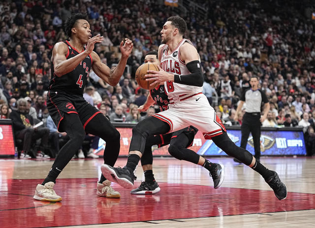 Епічний камбек “Чикаго” в матчі плей-ін проти “Торонто”: відео 2 - basket.com.ua Епічний камбек “Чикаго” в матчі плей-ін проти “Торонто”: відео 1 - basket.com.ua