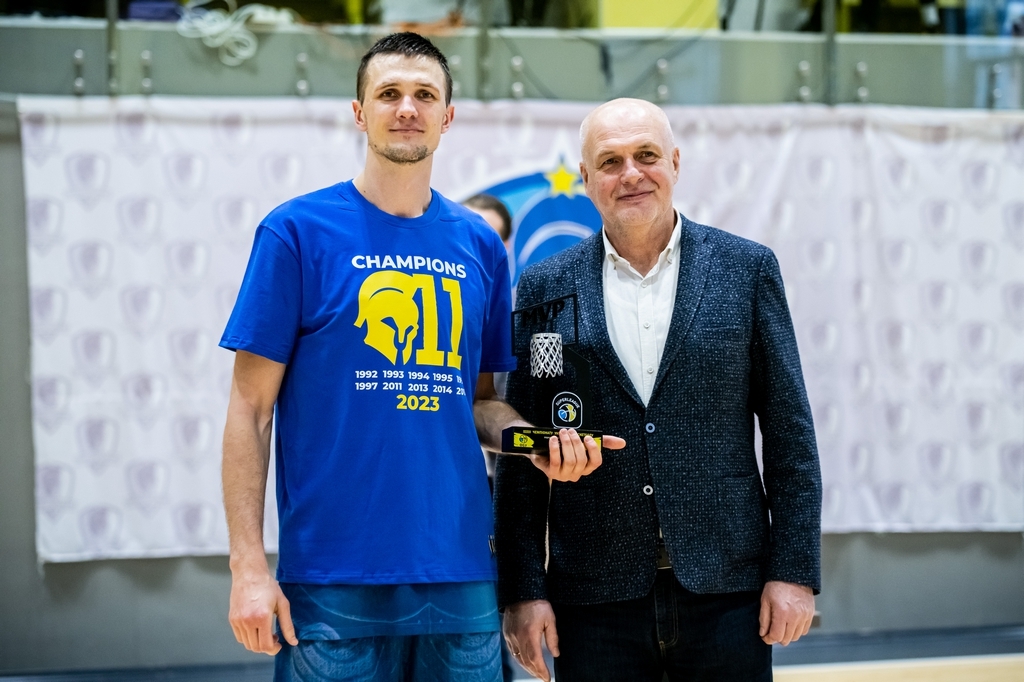 Володимир Конєв — MVP сезону Суперліги 2 - basket.com.ua Володимир Конєв — MVP сезону Суперліги 1 - basket.com.ua