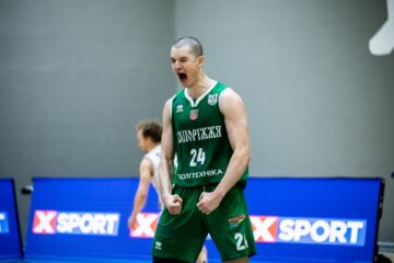 Роман Морозов - володар нагороди імені Олександра Сальнікова 33 - basket.com.ua