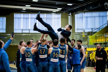 Одинадцятиразові! Відео з нагородження та святкування чемпіонства "Будівельника" 63 - basket.com.ua