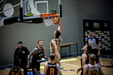 Суперліга. "Будівельник" — "Черкаські Мавпи" 88:53 35 - basket.com.ua