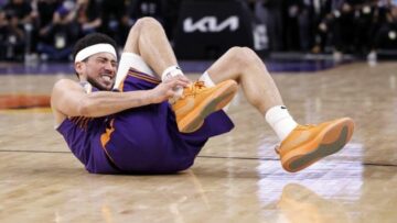 Стало відомо, скільки пропустить Девін Букер через травму 39