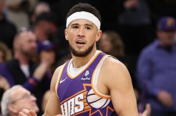 Девін Букер - 12-й гравець, який набрав 29 очок в одній чверті 43