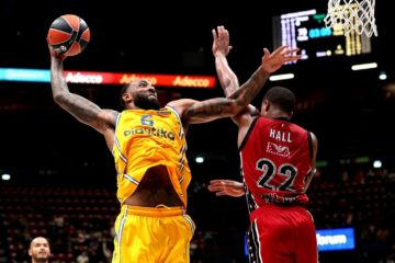 "Анадолу Ефес" може підписати Дерріка Вільямса 33 - basket.com.ua