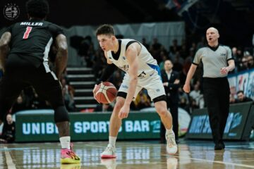 Українці за кордоном: Ковляр, Мироненко, Давидюк, Шевченко, Войналович, Артамонов, Зайцев, Новицький 47