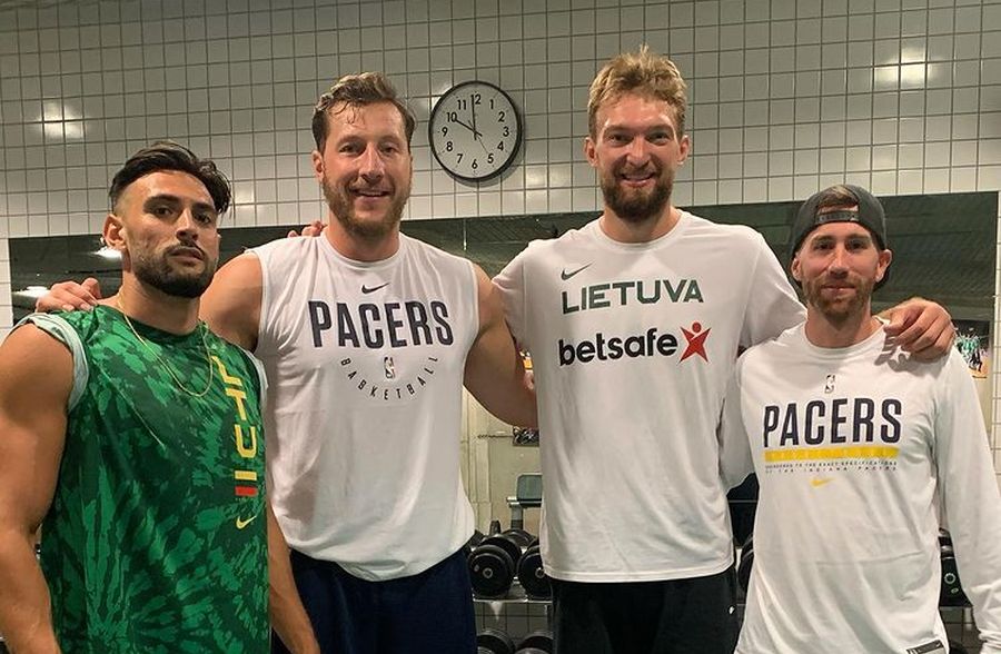 Шанс для Леня: бігмен "Сакраменто" отримав травму 2 - basket.com.ua Шанс для Леня: бігмен "Сакраменто" отримав травму 1 - basket.com.ua