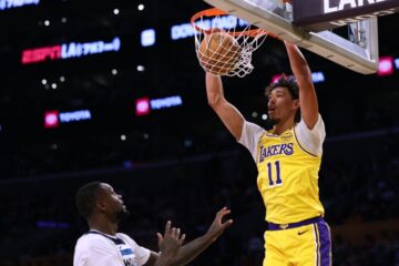 "Лейкерс" повернули в команду центрового і прийняли рішення по Олексію Леню 27