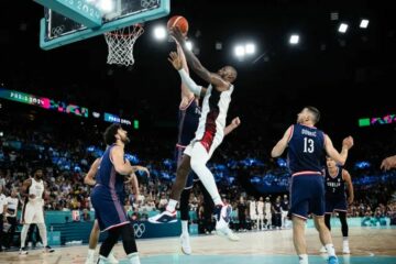 Леброн Джеймс назвав фактори, які допомогли переломити хід гри зі збірною Сербії у матчі ОІ-2024 29 - basket.com.ua