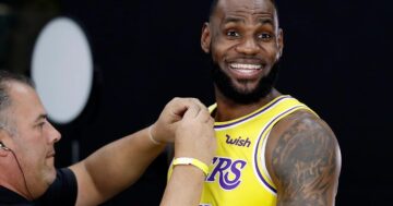 Вартість квитків на останній матч "Лейкерс" злетіла в 5 разів після резонансної заяви Леброна 51