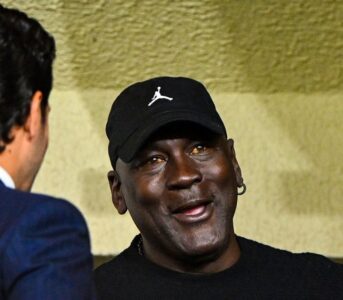 Майкл Джордан викликав занепокоєння станом свого здоров'я після відвідин матчу Ліги чемпіонів 33