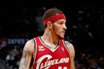 Скандального екс-одноклубника Леброна знайшли непритомним і заарештували для власної безпеки 9