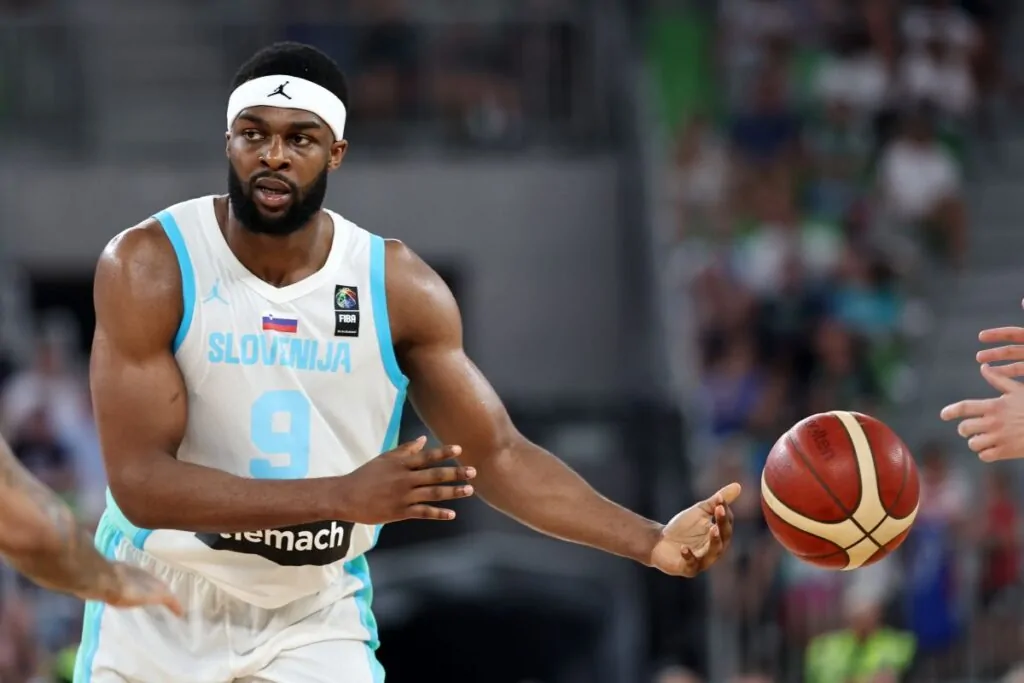 Скандальний бігмен "Мілана" отримав травму, послизнувшись в душі 1