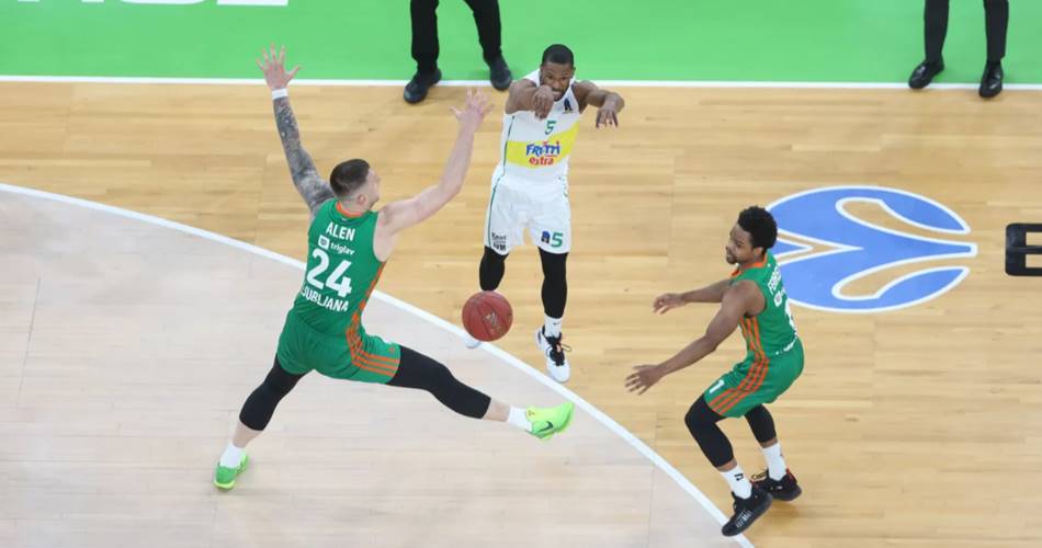 Єврокубок: "Бурсаспор" та "Валенсия" вишли до півфіналу 1 - basket.com.ua