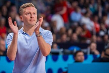 "Ми готові творити історію": наставник збірної Фінляндії розповів про мету команди на матч із Грецією Янніса Адетокумбо 31