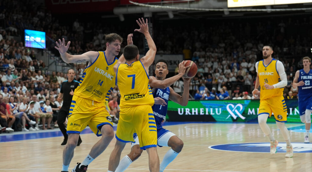 Контрольний матч. Фінляндія — Україна ОТ 97:94 2 - basket.com.ua Контрольний матч. Фінляндія — Україна ОТ 97:94 1 - basket.com.ua