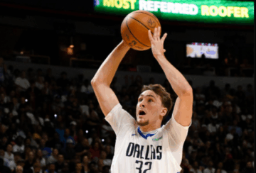 Велика кількість промахів: Купер Флегг дебютував за "Даллас" 37