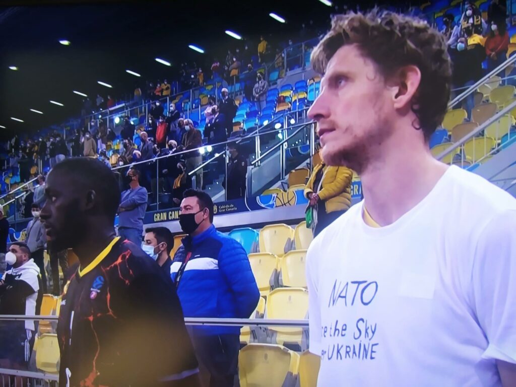 Баскетбольний світ продовжує підтримку України 4 - basket.com.ua Баскетбольний світ продовжує підтримку України 3 - basket.com.ua