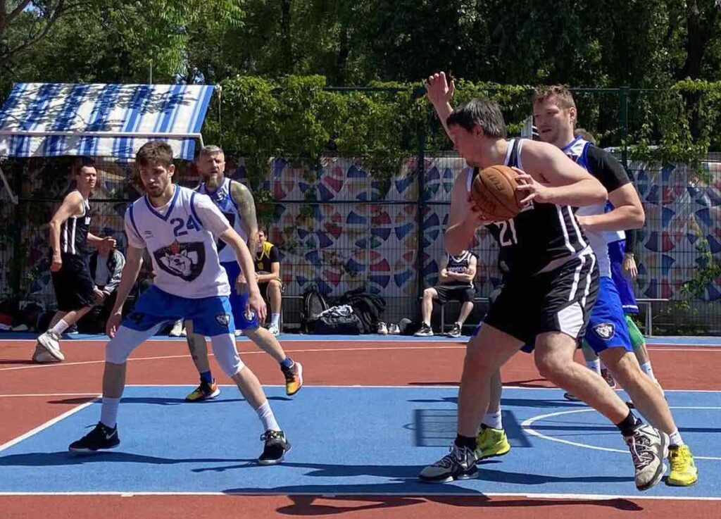 Літній Кубок Монстрів: відеотрансляція матчів 1/2 фіналу 2 - basket.com.ua Літній Кубок Монстрів: відеотрансляція матчів 1/2 фіналу 1 - basket.com.ua