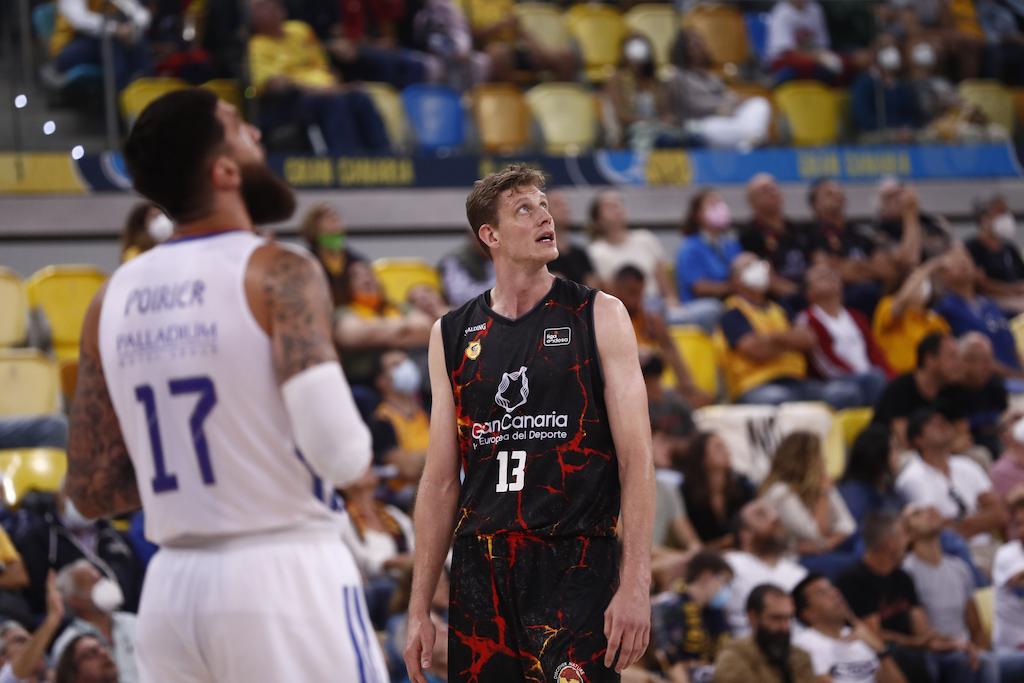 Українці за кордоном: Пустовий, Зотов 1 - basket.com.ua