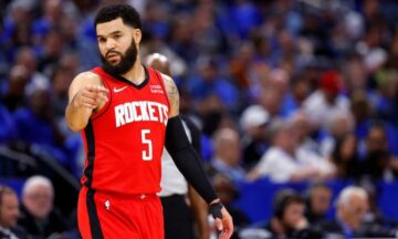 Фред Ванвліт зрівнявся з Чендлером Парсонсом та легендою "Рокетс" за влучними дальніми в одному матч 27