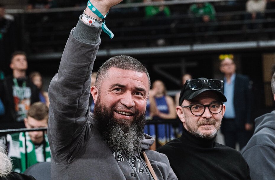 Фанати "Жальгіріса" оваціями зустріли ветерана ЗСУ під час матчу чемпіонату Литви 1