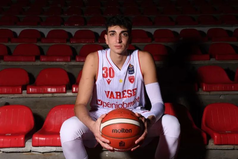 “Мілан” підписав довготривалий контракт з італійським бігменом 2 - basket.com.ua “Мілан” підписав довготривалий контракт з італійським бігменом 1 - basket.com.ua