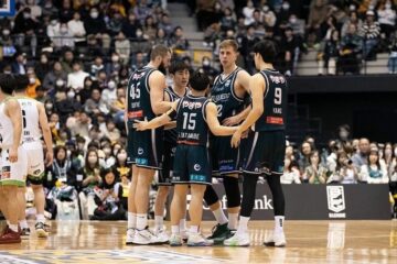 Українці за кордоном: Герун, Бєліков, Чумаков, Шундель, Шевченко 51