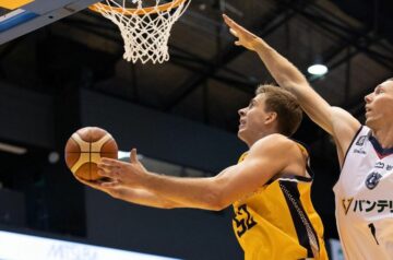 Українці за кордоном: Герун, Сергєєв 39 - basket.com.ua