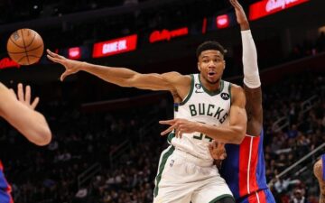 Янніс Адетокумбо повернувся після травми і повторив перформанс легенди "Бакс" 25 - basket.com.ua