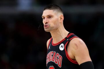 Виставлений на обмін топ-центровий встановив історичний рекорд НБА в потенційно останній грі за клуб 31