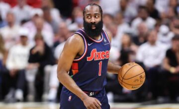 Харден - перший гравець "Філадельфії", який двічі за сезон робив 20+ асистів в одній грі 39 - basket.com.ua